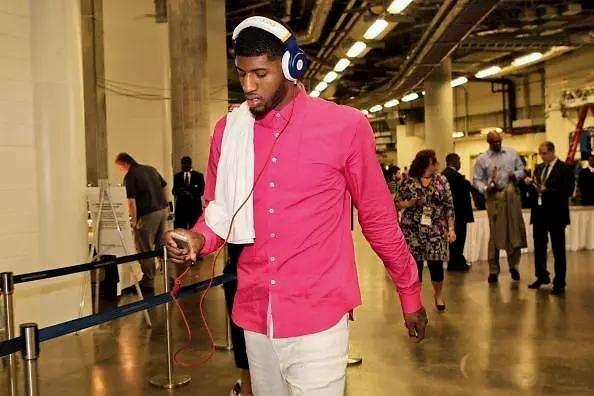 全场8次扑救，诺伊尔当选巴黎vs拜仁全场最佳（神勇8扑！诺伊尔当选巴黎战拜仁全场最佳）