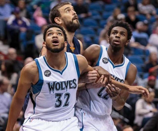 自称海牛翻译的用户：海牛不欠兰克尔-泽工资，还给他预支钱（自称海牛翻译者称：海牛未欠兰克尔-泽薪水，反而曾预支款项）