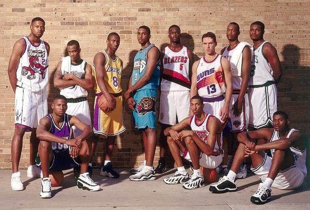 阿拉木图凯拉特因天气更换主场，新主场有屋顶和温控系统（受天气影响，阿拉木图凯拉特迁至配备屋顶与温控的新主场）