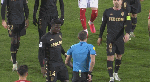 talkSPORT：曼联更衣室认为本赛季是B费在球队的最后一个赛季（据talkSPORT报道，曼联更衣室普遍认定本赛季将是B费在队的最后一季）