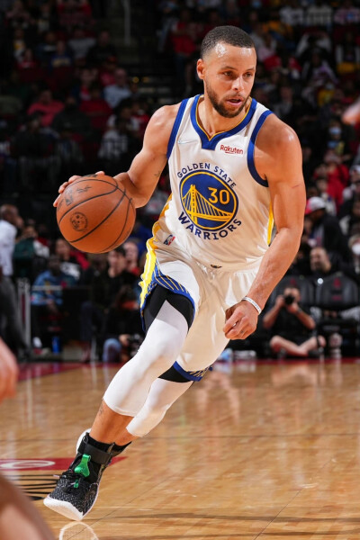 懂球帝2025年10月MVP候选出炉：凯哈姆入围，加布、门德斯在列（懂球帝公布2025年10月MVP候选名单：凯哈姆入选，加布、门德斯上榜）