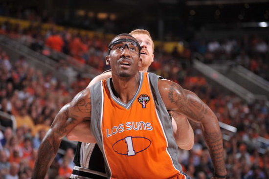 沃克＆乔治发挥出色，沃克半场16分已经刷新赛季新高（沃克、乔治手感火热，沃克半场16分创赛季新高）